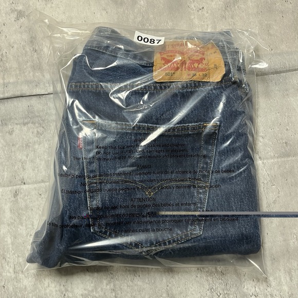 Levis 501 Jeans Mens 36x32 Straight Dark Wash Blue Button Fly Denim - Picture 10 of 10